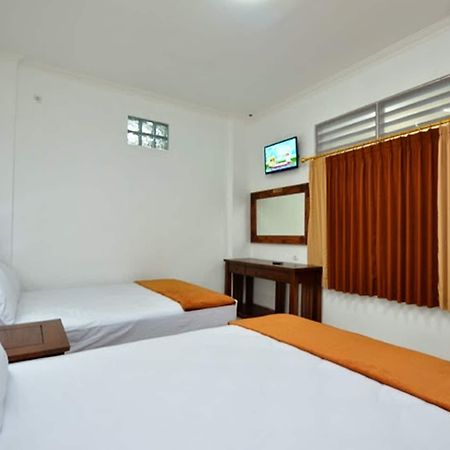 Hotel Bukit Uhud ジョグジャカルタ エクステリア 写真
